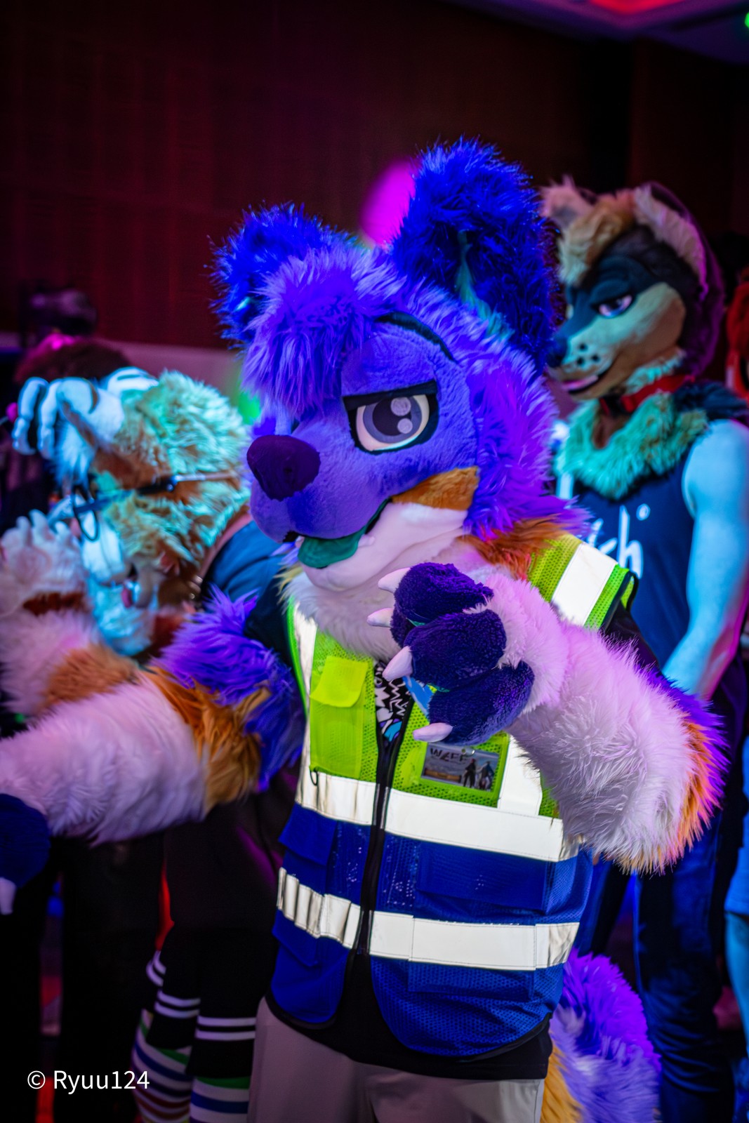 Flowdy fursuit
